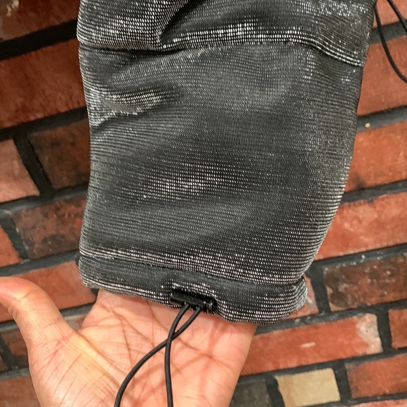 ππHPπ LOVERS + FRIENDS X Revolve Dee Cropped Puffer - Picture 7 of 15